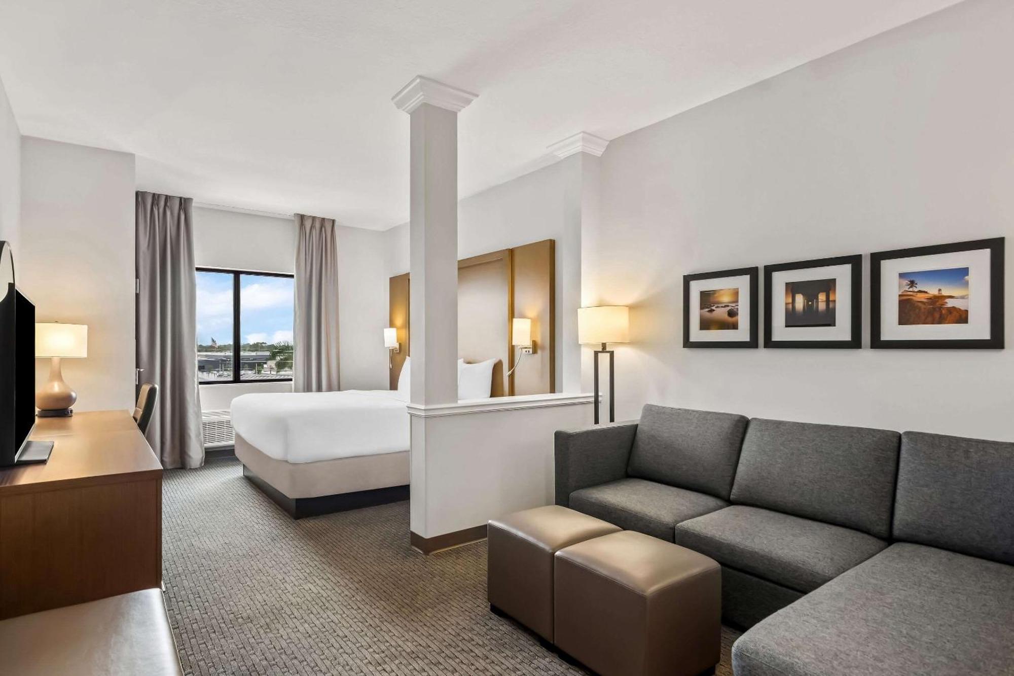 Comfort Suites Stuart-Hutchinson Island Экстерьер фото