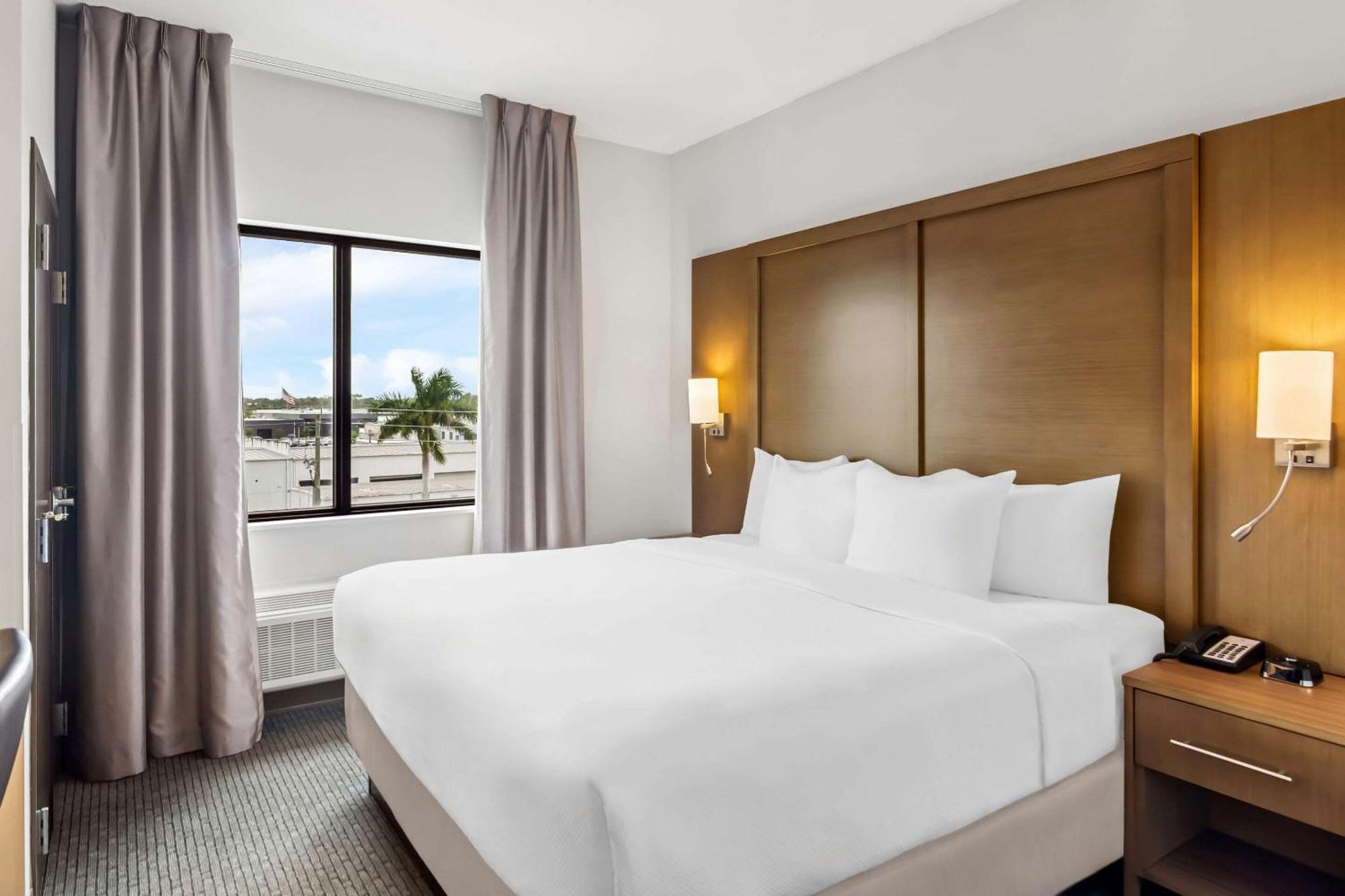 Comfort Suites Stuart-Hutchinson Island Экстерьер фото